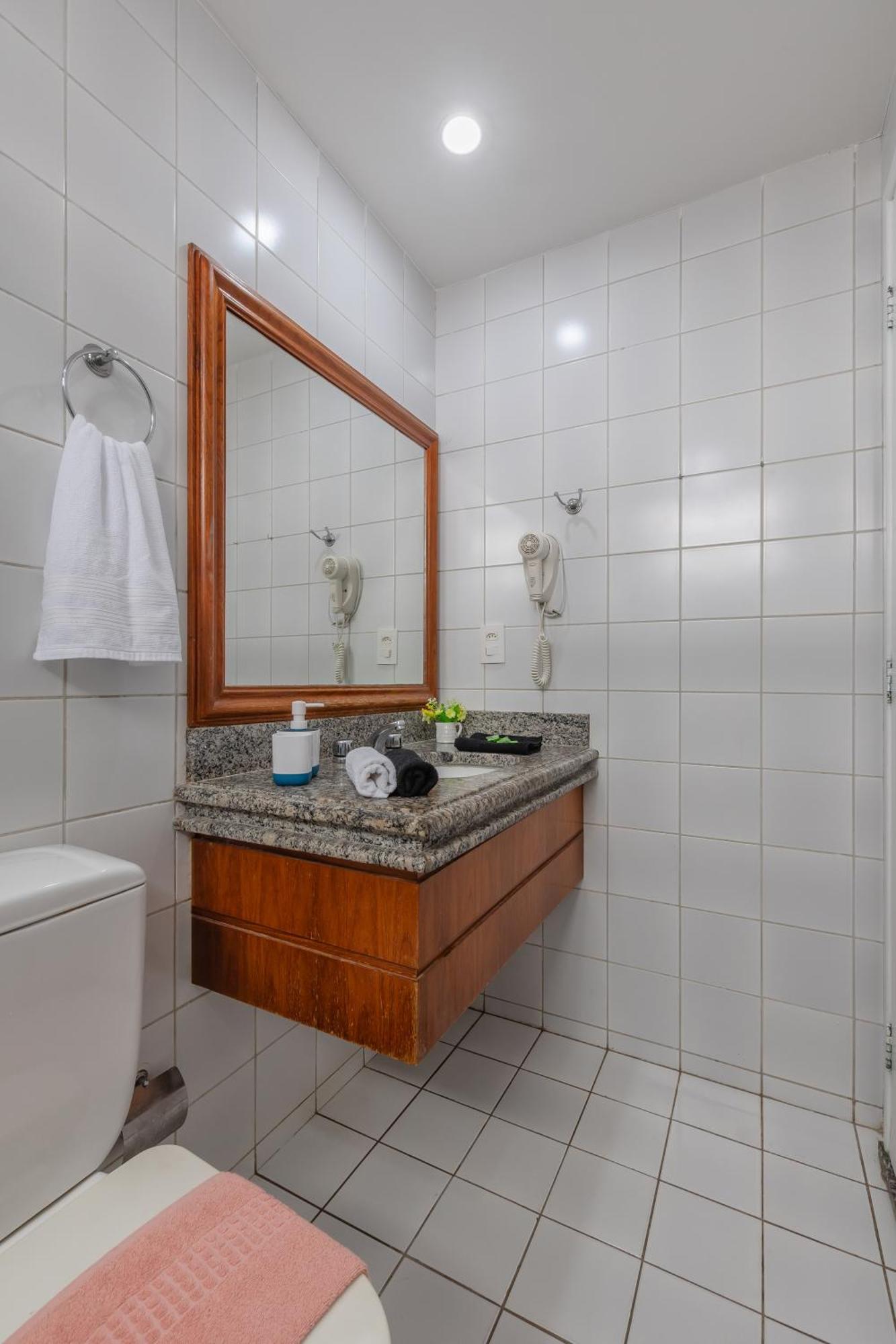 Vista Alta: Beachfront With Smart Features And 24/7 Reception Apartment