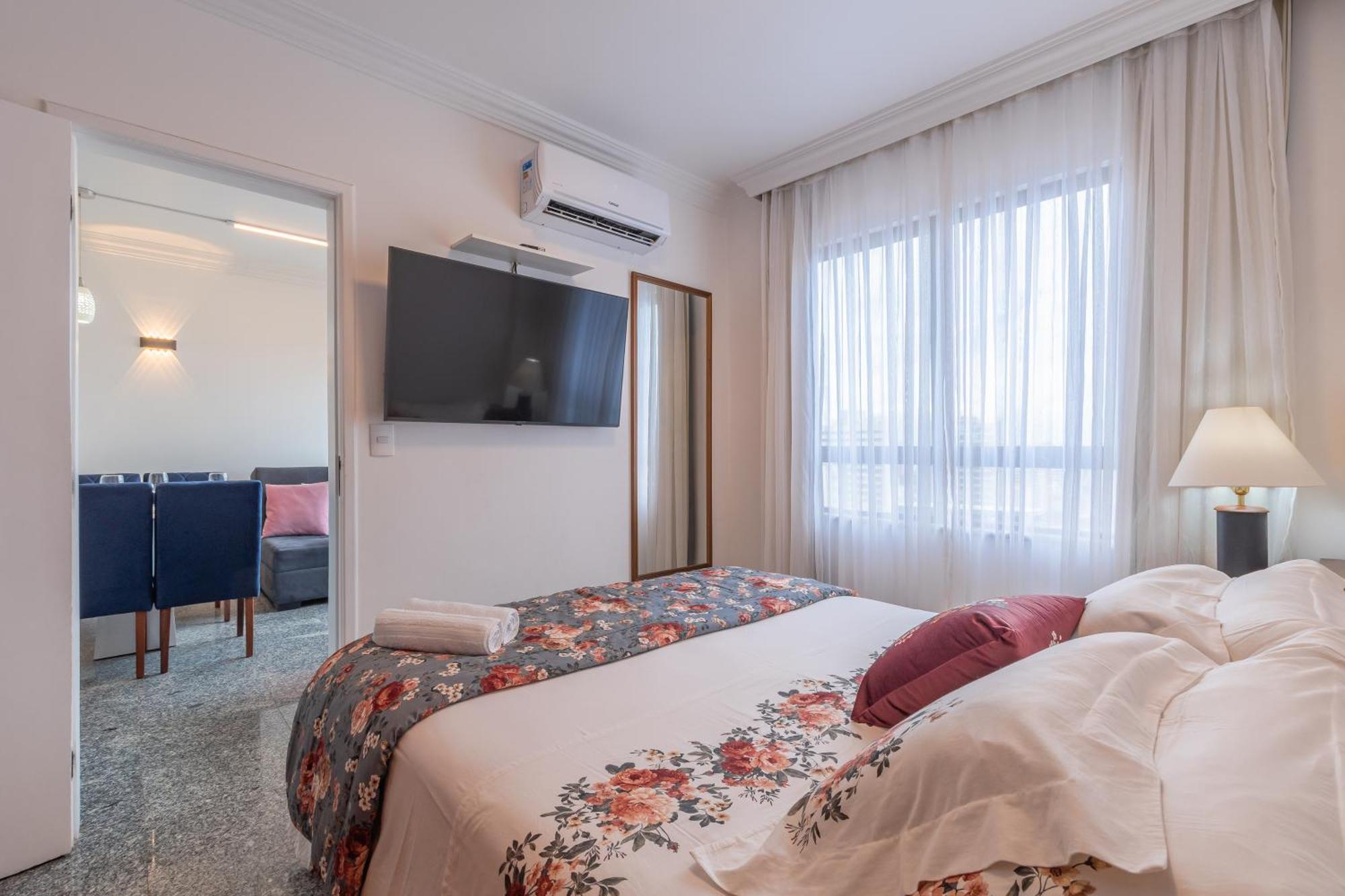 Vista Alta: Beachfront With Smart Features And 24/7 Reception Apartment